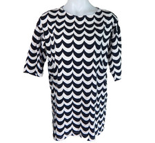 Marimekko x Uniqlo Small Tunic Tee Black White Scalloped Print Crewneck