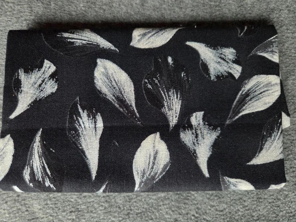 绗缝面料 (5) 黑色/白色/灰色四分之一码 — 第 4/4 张图片