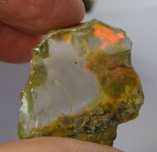 SUPERB COLOUR FLASH NATURAL ETHIOPIAN OPAL PIECE - 3.3 x 2.7 cms 10.40 gms #1 - Picture 3 of 7