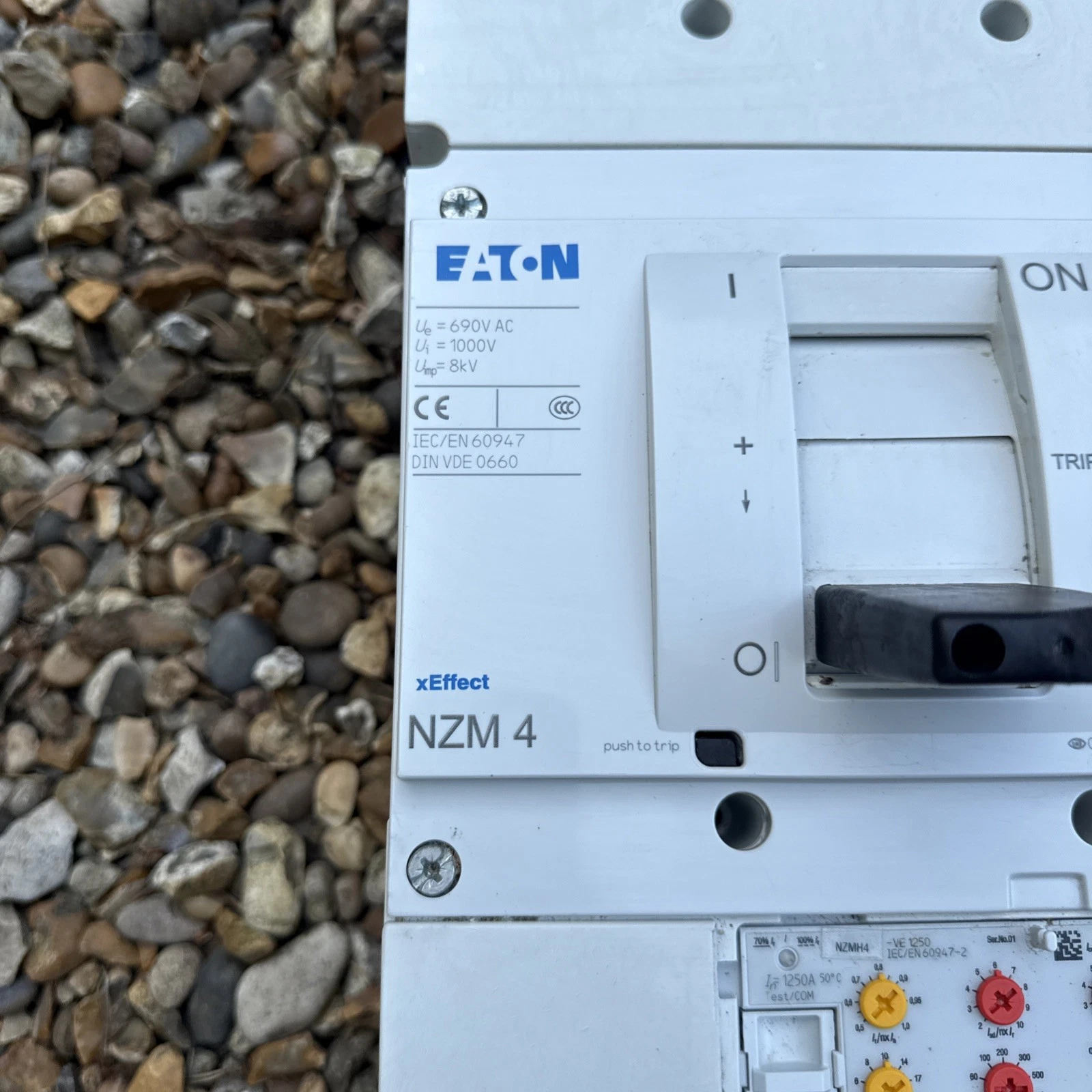 Eaton NZM 4 NZMH4 Circuit Breaker xEffect - Sold As Seen Untested 2