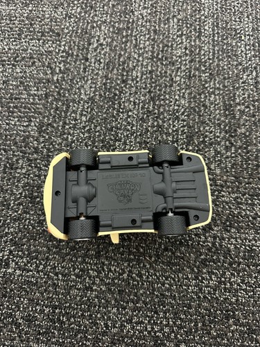 Vintage 1998 The Chevron Cars Yellow Leslie LX Techron Toy Car # 10 Collectible - Picture 7 of 11