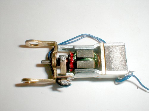 Scorcher 7 Slot Car Motor Strombecker Epoxied Armature Blue Wires # 8389 NOS - Picture 8 of 10