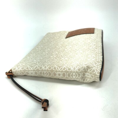 LOEWE セール★ OBLONG POUCH ANAGRAM★ECRU LOEWE anagram jacquard oblong pouch Cluch Bag Canvas/Leather