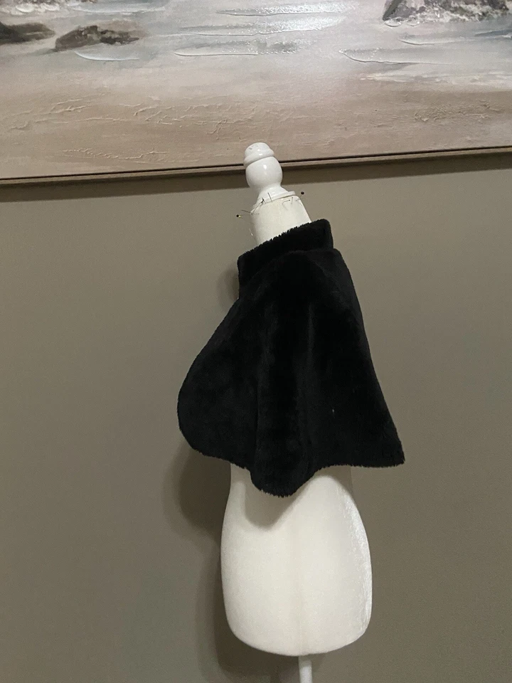 Amy Byer Shaw/ Cover Up  - Image 2 of 4