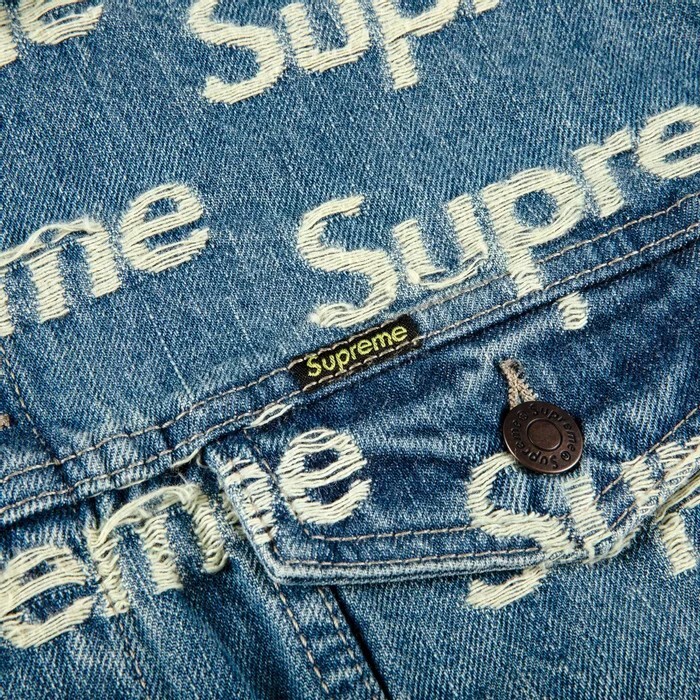 NEW Supreme Frayed Logos Denim Trucker Jacket Blue SS21 Size NEW Supreme Frayed Logos Denim Trucker Jacket Blue SS21 Size