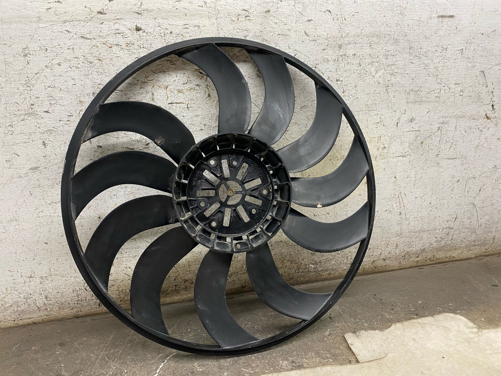 2020-2025 ASTON MARTIN DBX 4.0L RADIATOR ELECTRIC COOLING FAN BLADE ONLY OEM