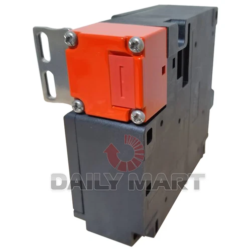 New In Box OMRON D4NL-2GDG-B Locking Safety Door Switch