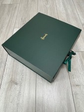 HARRODS GOLD FOIL LOGO  ILLUSTRATED MEDIUM LUXURY HAMPER GIFT BOX 