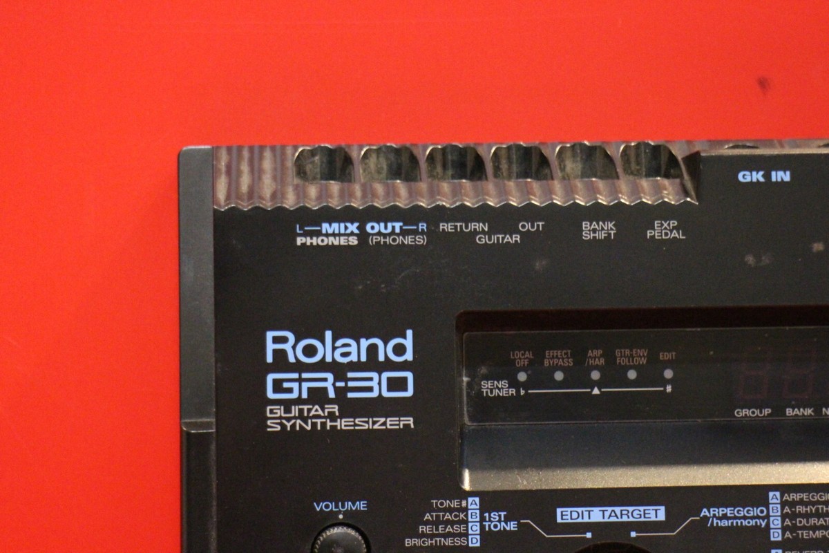 USED Roland GR-30 Guitar Synthesizer GR 30 Midi Guitar Pedal U2563
