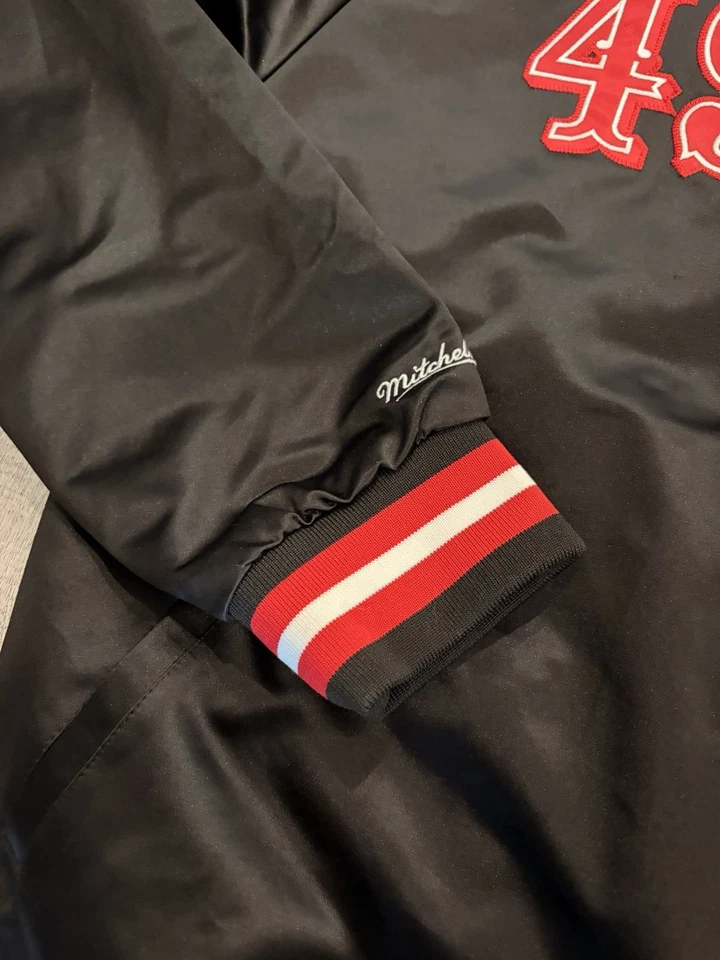 Chaqueta deportiva rara MITCHELL and Ness SAN FRANCISCO 49ers negra satinada talla grande Foto 3 de 4