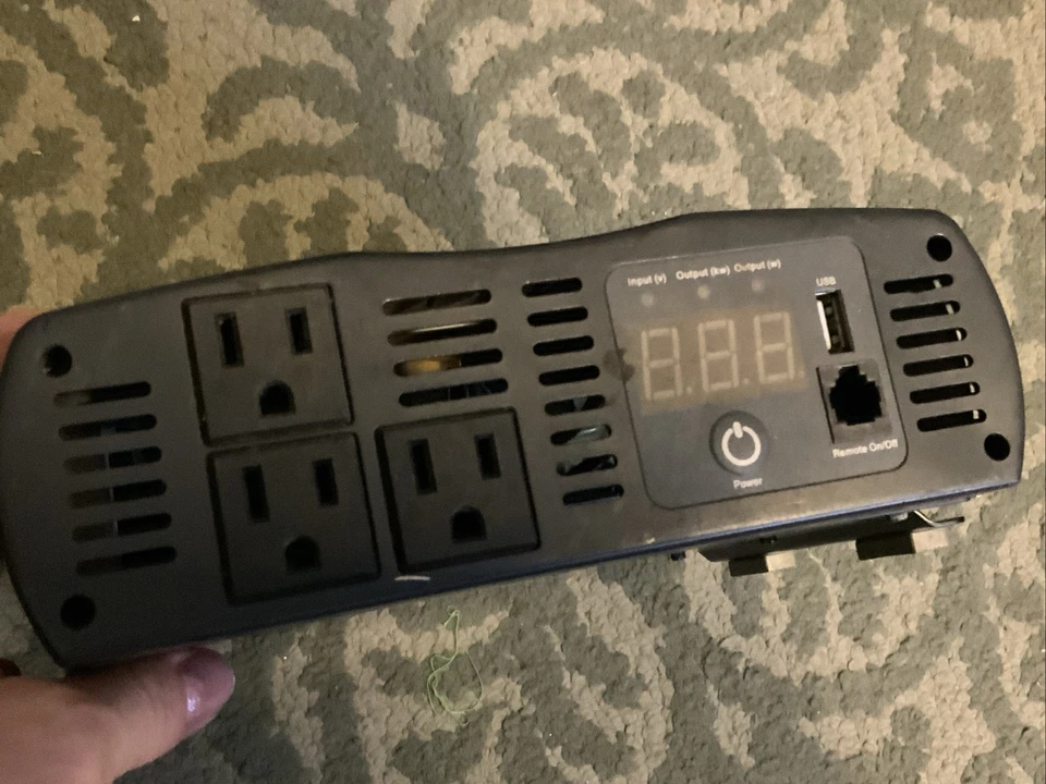 Cobra DC to AC Inverter 1500 Watt to 3000 Watt w/ USB Port +3 Outlets (CPI1575) - Image 3 of 4