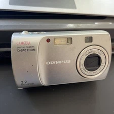Olympus Digital Camera Camedia D-540 Zoom 3.2MP with CASE & 64Mb card - UnTested
