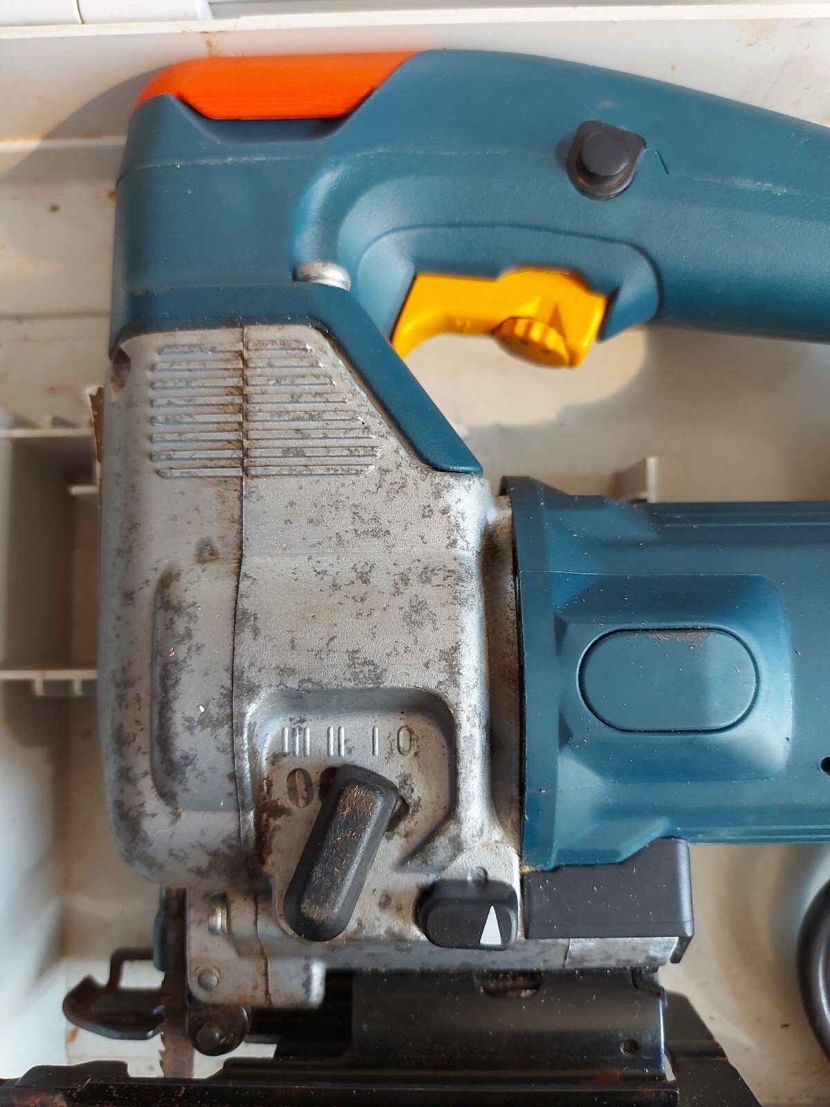 BOSCH GST 60 PBE JIG SAW 240v, 3 SPEED VARIABLE, QUICK CHANGE BLADE