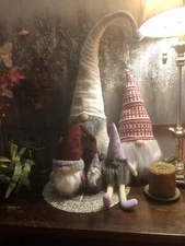 MUST HAVE.  FIVE CHRISTMAS KNOMES