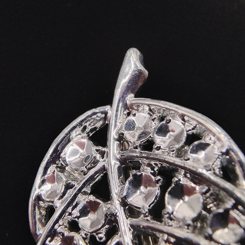 VTG Leaf Brooch Pin Silver Tone Textured Beveled Cut Out Accents Botanical - Picture 12 of 24