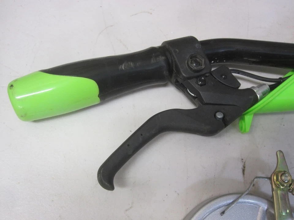 Huffy 17987A Electric Green Machine 24V Ride On Trike - Right Steering Grip - Image 3 of 4