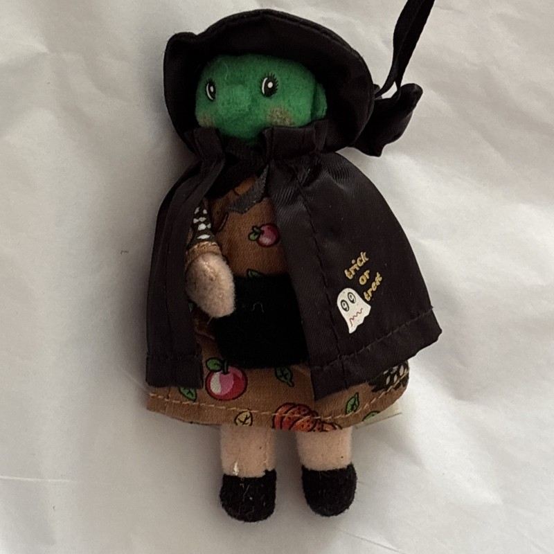 Maggies Raggies Halloween Witch Ornament