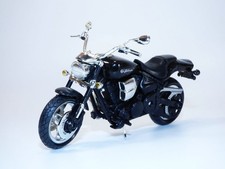 Moto YAMAHA ROAD STAR Warrior noir 2002 1/18