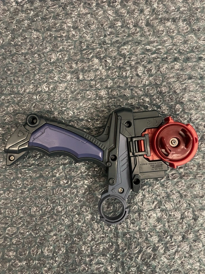Beyblade Metal Masters Custom Grip + Storm Capricorn Launcher - Immagine 4 di 4