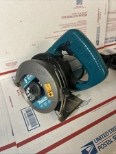 MAKITA 4101RH 5" Wet Tile Cutting MASONRY SAW 7.9Amp Motor W/Blade 
