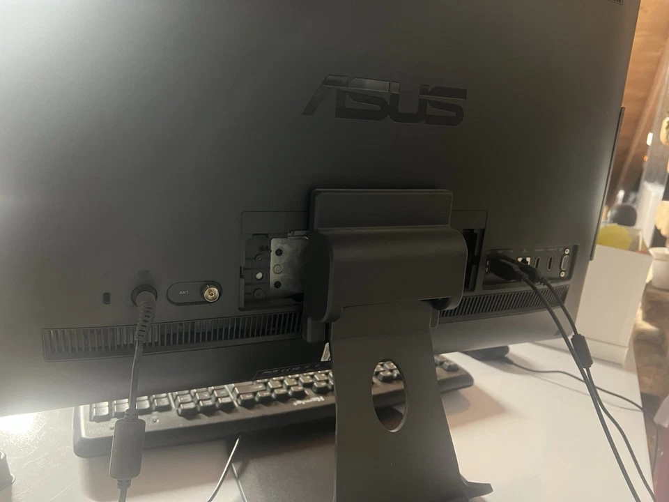 Asus All In One Pc 24” - Immagine 3 di 4