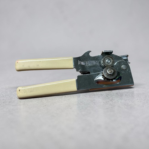 VTG Swing-A-Way Handheld Manual Can Opener Cream Just Like Grandmas