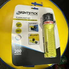 Intrinsically Safe LED Flashlight w/ Tail Switch, Green