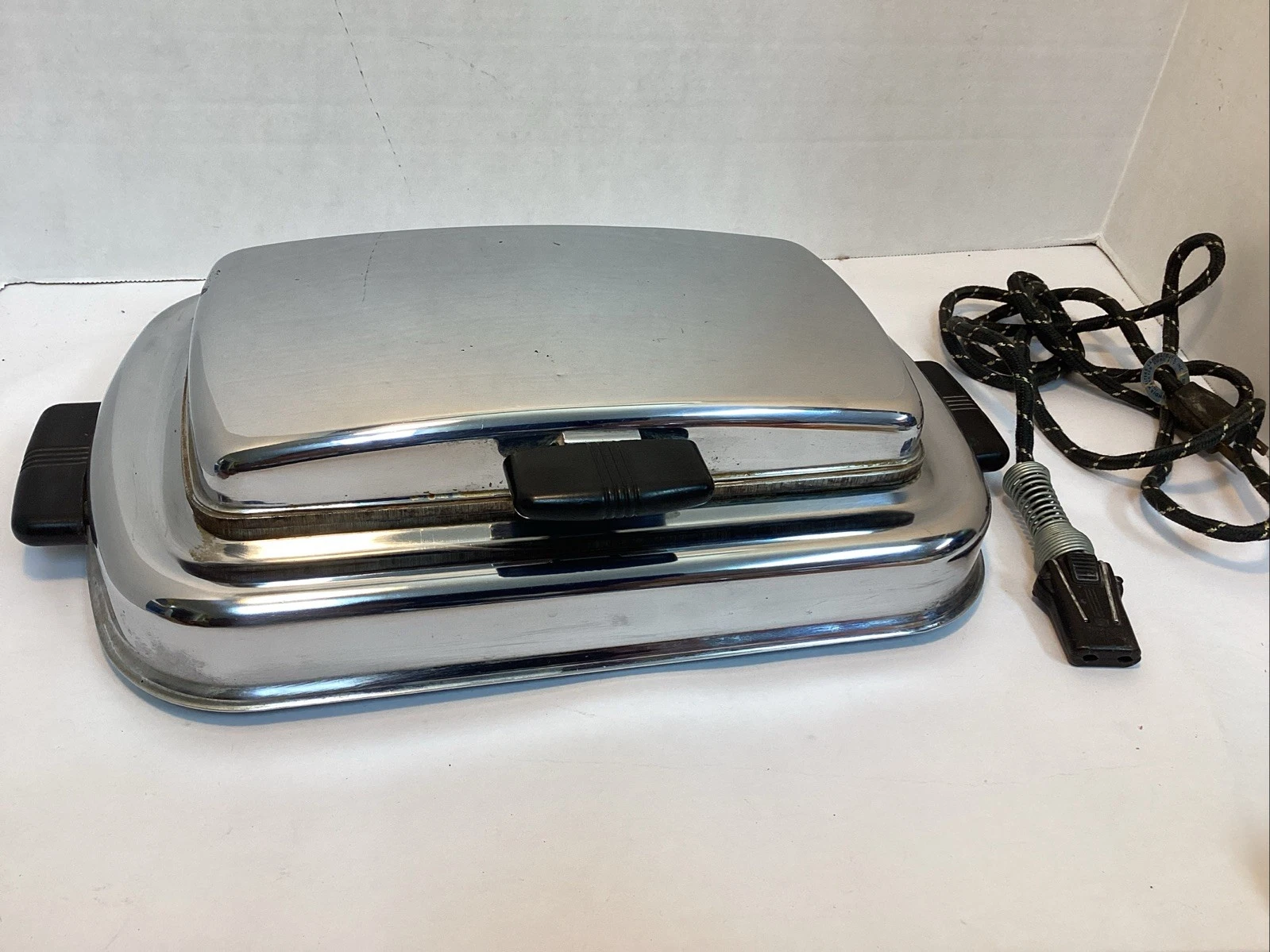 Vintage Westinghouse Model STC-44 USA Made Electric Counter Top Waffle Maker