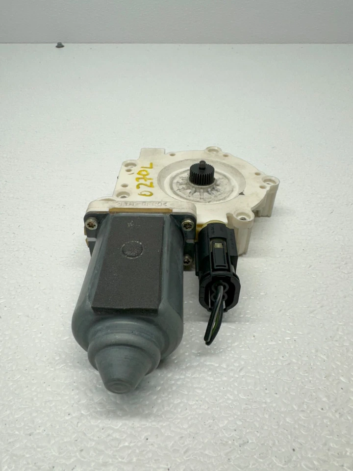 2000-2003 BMW 530I FRONT DRIVER DOOR WINDOW REGULATOR MOTOR OEM - Image 2 of 4