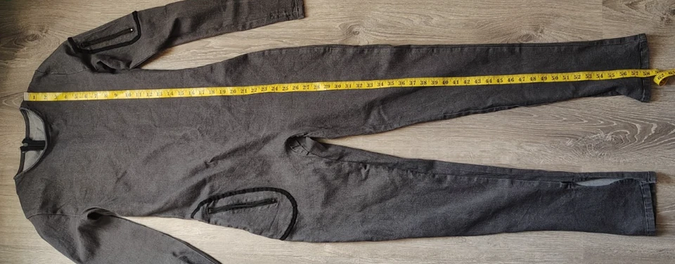 Traje de cuerpo de mujer grande gris aspecto de mezclilla bolsillos agujeros para el pulgar cremallera *costura rasgada Foto 3 de 4