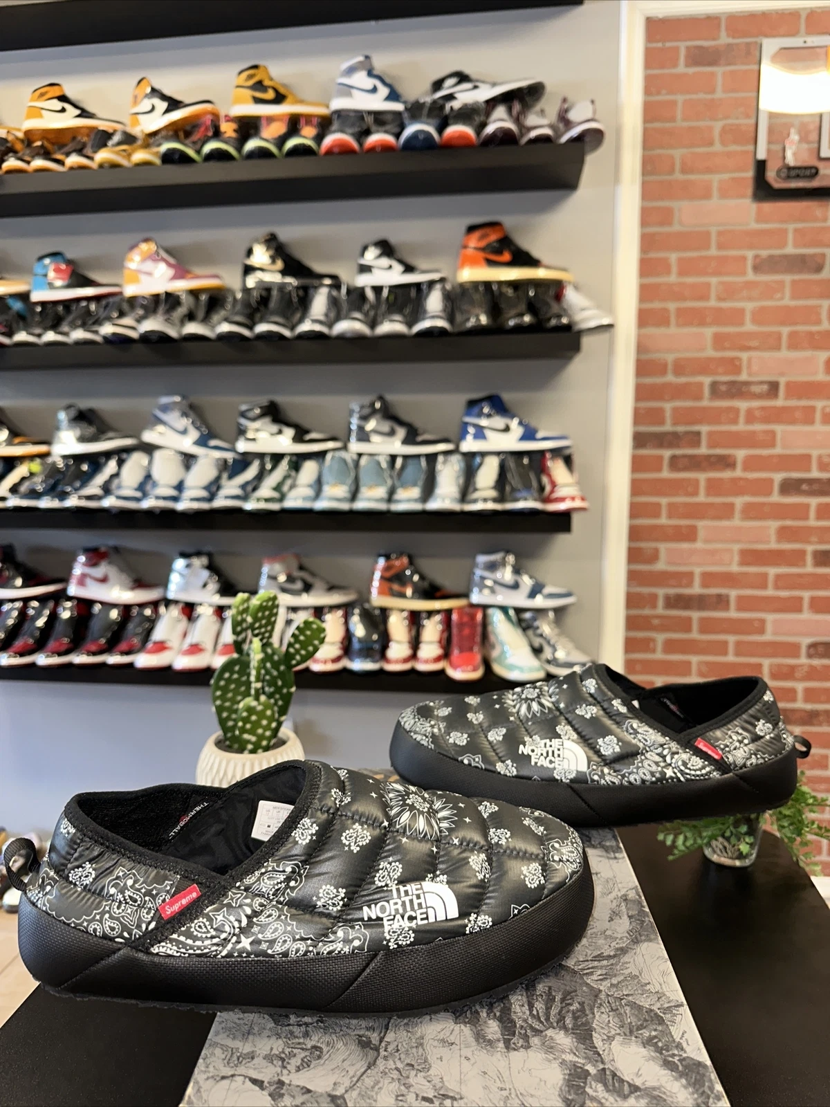 AUTHENTIQUE THE NORTH FACE TNF SUPREME BANDANA TRACTION MULE noir TAILLE 12 2014 ?