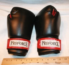 Proforce 12-oz Fighting Gloves #8012 R/N 53635