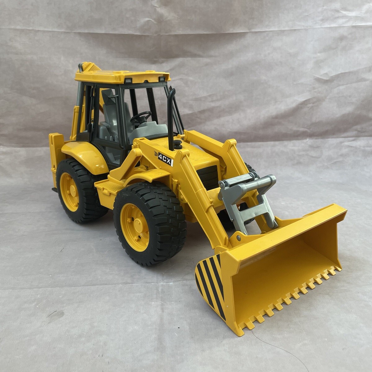Bruder JCB 4CX Backhoe Loader with Operating Buckets 931/01