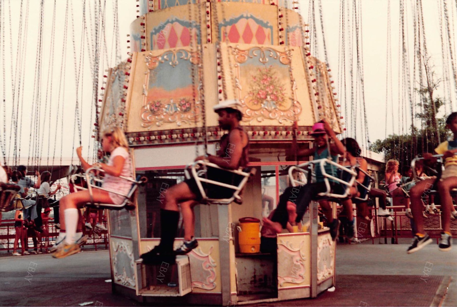 Original Photo 4x6 1980s King Dominion Theme Park Chair Swing Ride H243