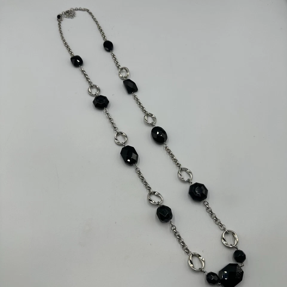 WHBM Collar Tono Plata Negro Facetado Cuentas Larga Cadena Estación 34 Pulgadas Foto 2 de 4
