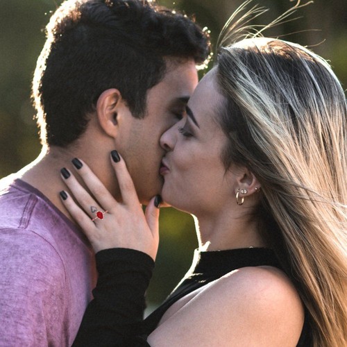 Anillo de compromiso solitario de rubí simulado corte pera de 1,5 quilates para mujer, oro rosa de 14 quilates - Imagen 5 de 11