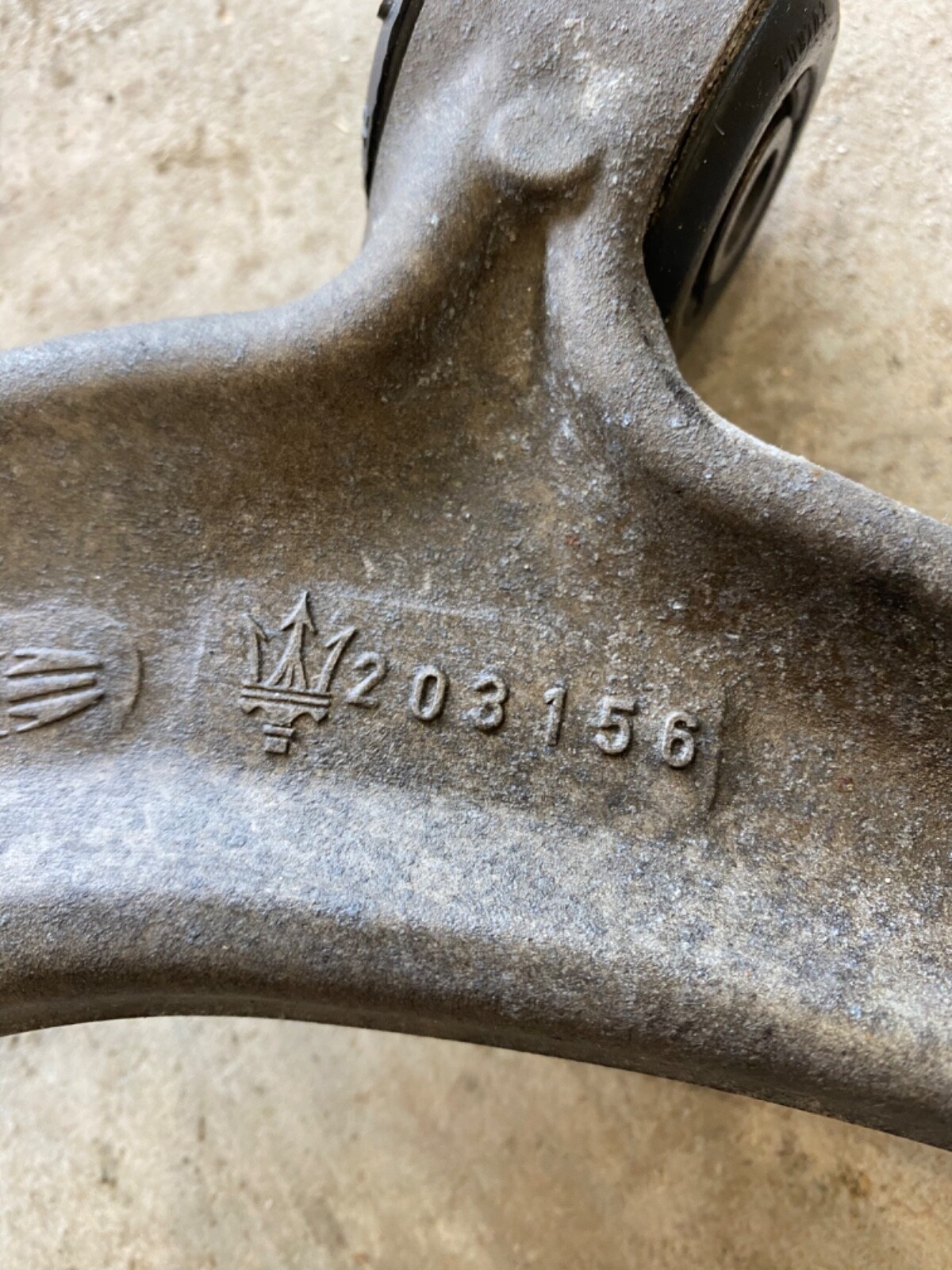08-17 MASERATI  granturismo 12k REAR RIGHT UPPER CONTROL ARM OEM 203156