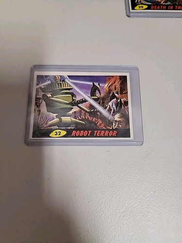 1962 Topps Mars Attacks #32 Robot Terror — TAG (grade unconfirmed)