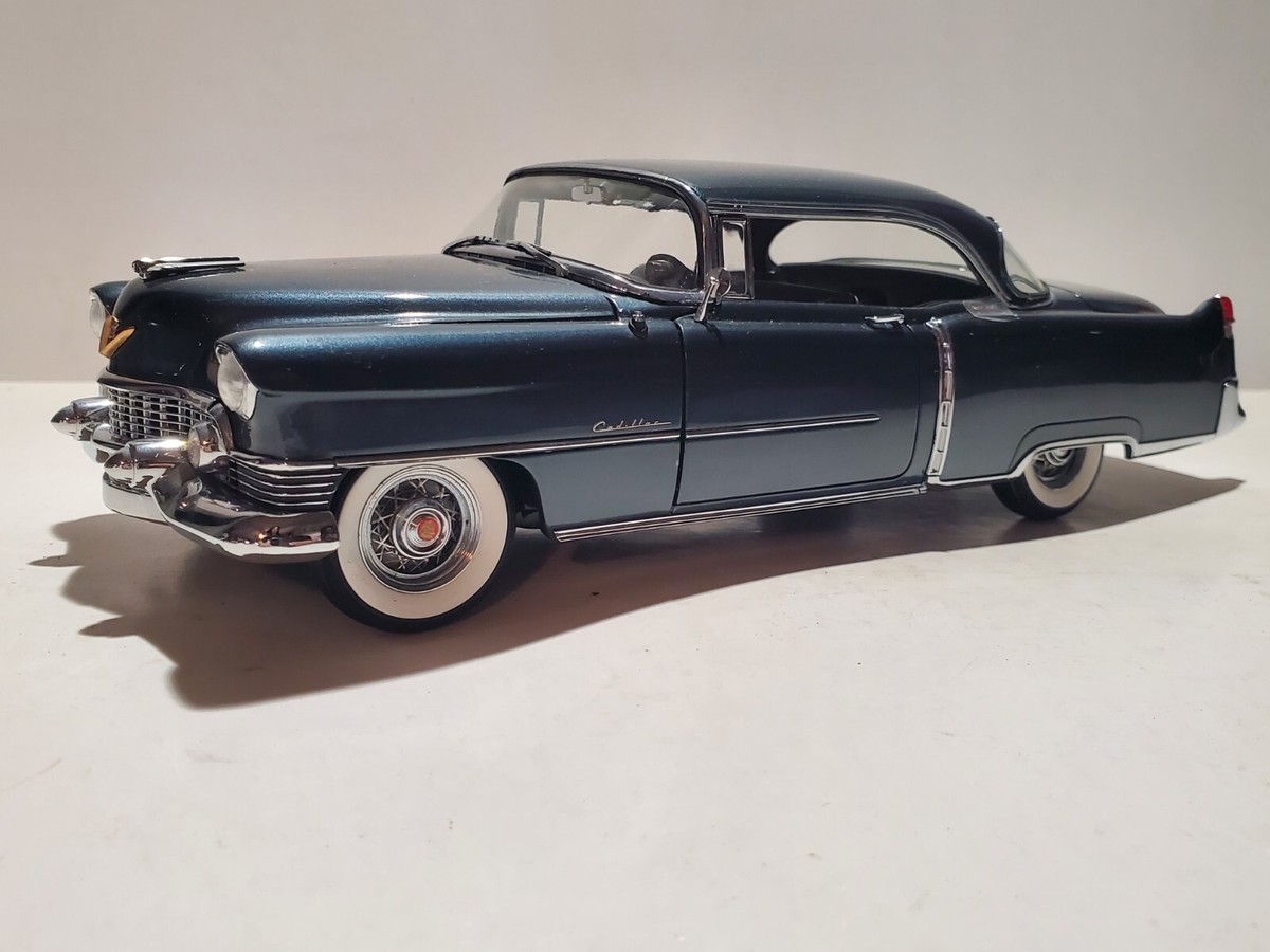 '81 Cadillac Coupe DeVille ダイキャストモデル Danbury Mint 1954 Cadillac Coupe DeVille Limited 1:24 Scale