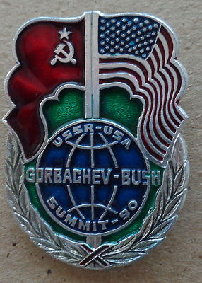  RARE USA AMERICAN &SOVIET CCCP FLAGS  PIN BADGE  USSR /CCCP/ original