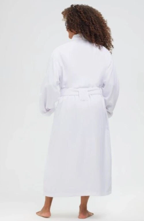 Bata de microfibra blanca Monarch Cypress mediana unisex forrada de felpa Foto 2 de 4