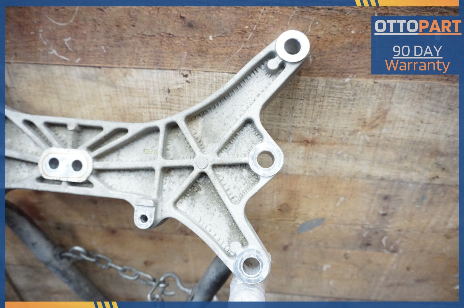 2014-2017 MASERATI GHIBLI S Transmission Crossmember Bracket Support 670003953