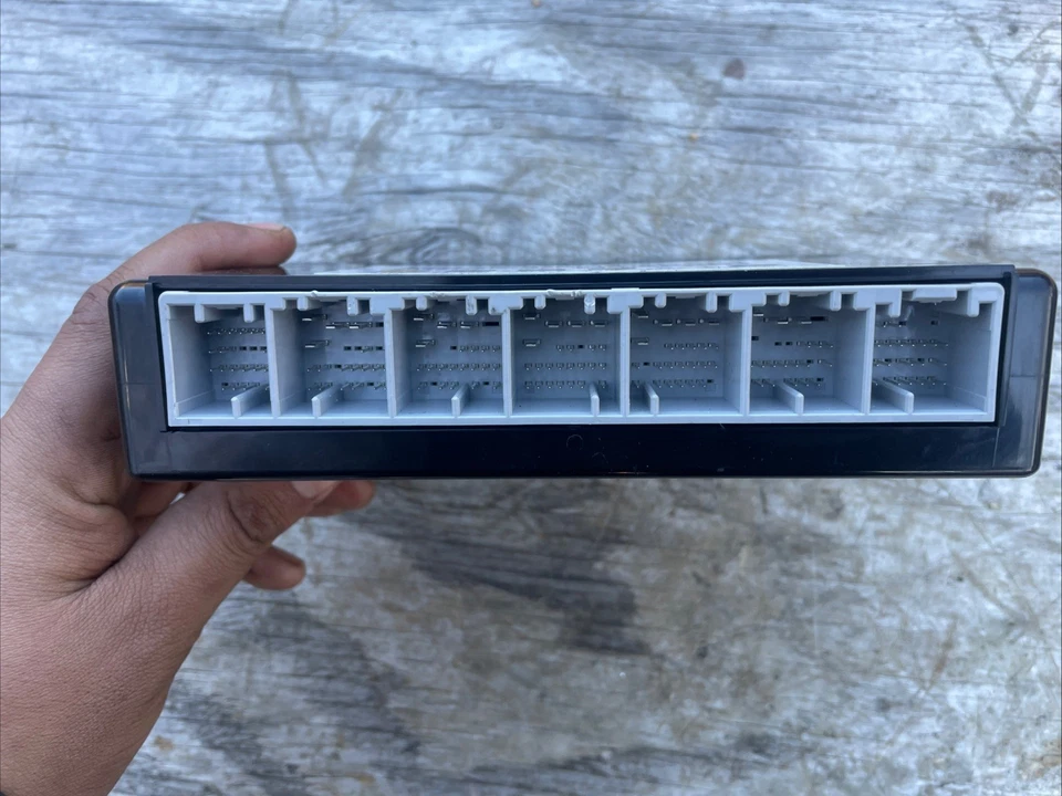 08-13 Enclave Acadia Traverse Outlook BCM BCU Cuerpo Control Computadora Módulo Fabricante de Equipo Original Foto 3 de 3