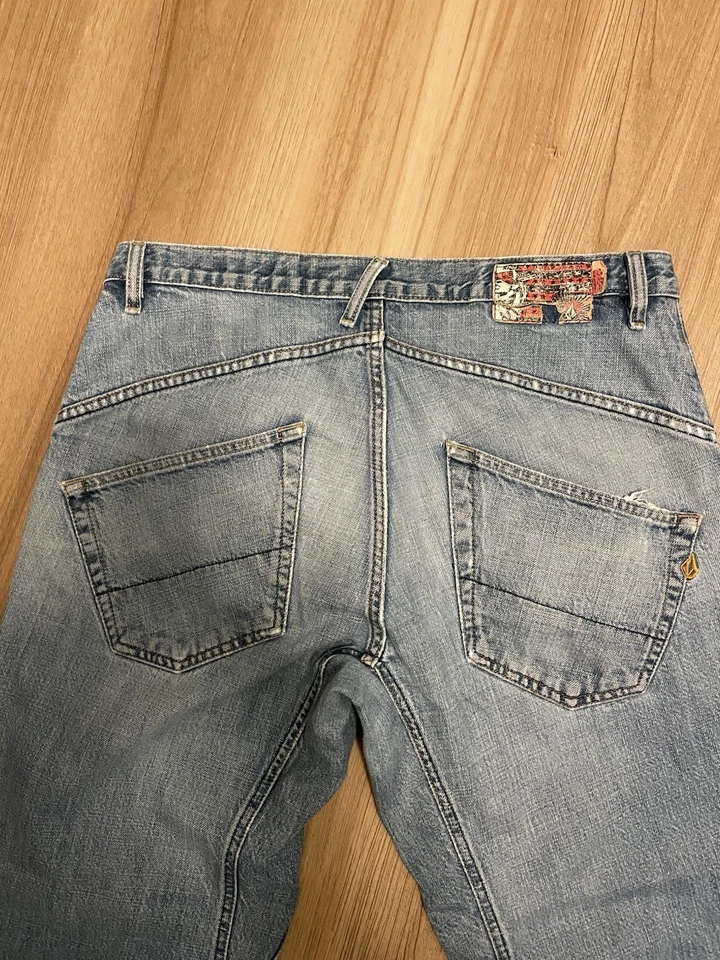 Volcom Men's Distressed Straight Leg Jeans Blue, Size 33x32 Button Up Front - Image 4 of 4