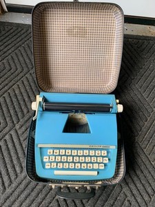 Vintage Petite Typewriter Blue with Carrying Case
