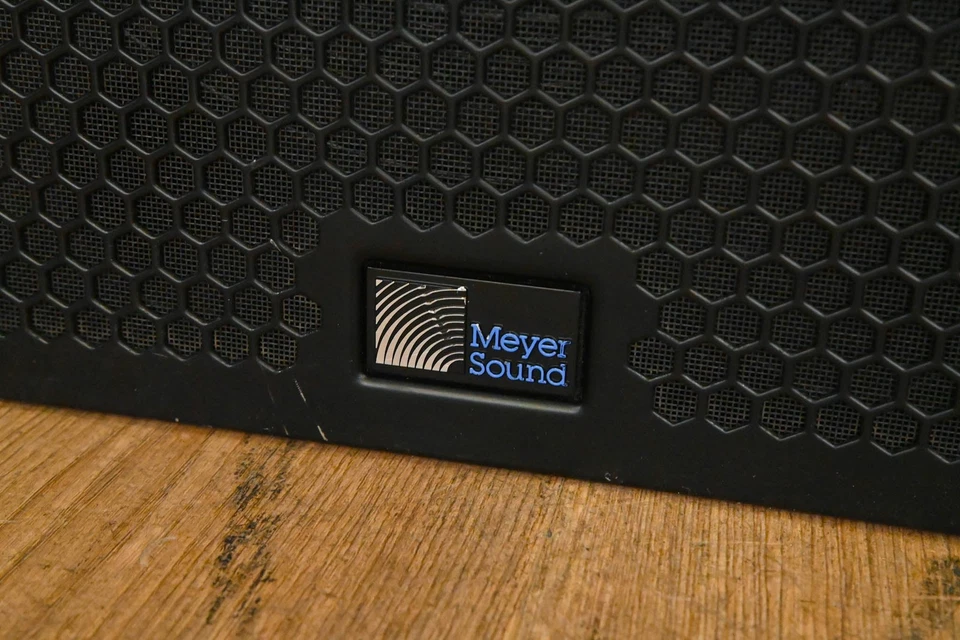 Meyer Sound UPA-1P Compact Wide Coverage Loudspeaker CG01UM3 - Image 4 of 4