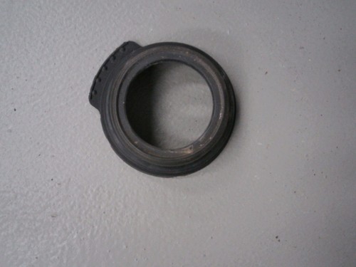 Gummiabdeckung Glühlampe innen Links BMW 316i touring Bj 2002 E46 2510265