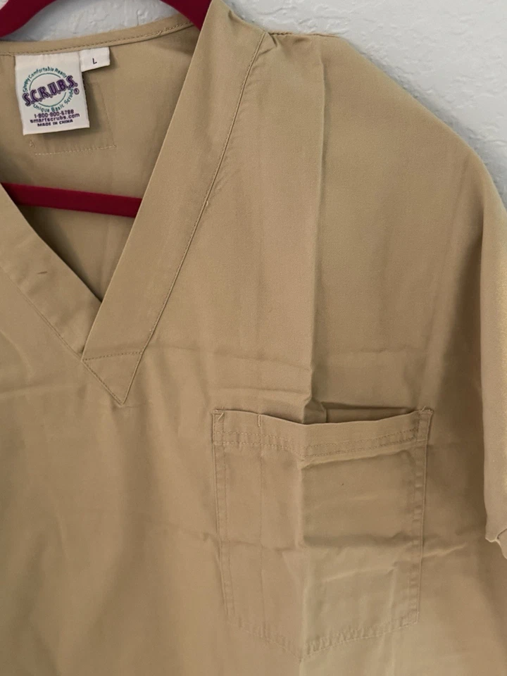 Blusa Médica Profesional Crest Cuello en V Foto 3 de 4