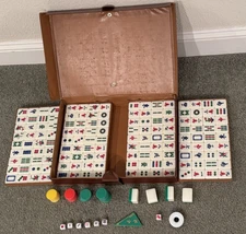 Vintage ~ Mahjong / Mah Jongg Set w/Vinyl Carrying Case ~ 148: 1" x 1 1/2" Tiles