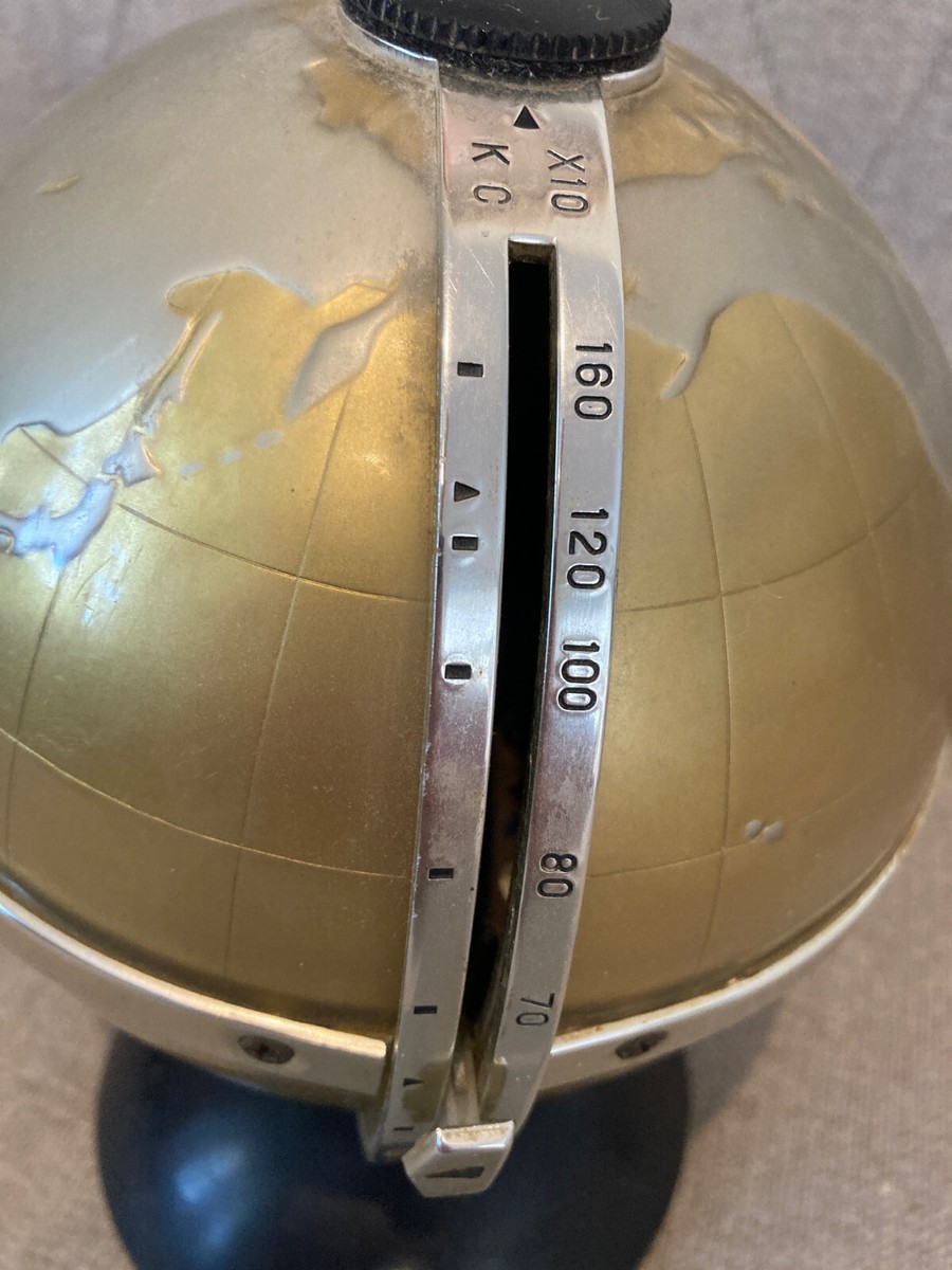 Vintage 1950's Vista World Globe Transistor Radio Gold Vintage 1950's Vista World Globe Transistor Radio Gold